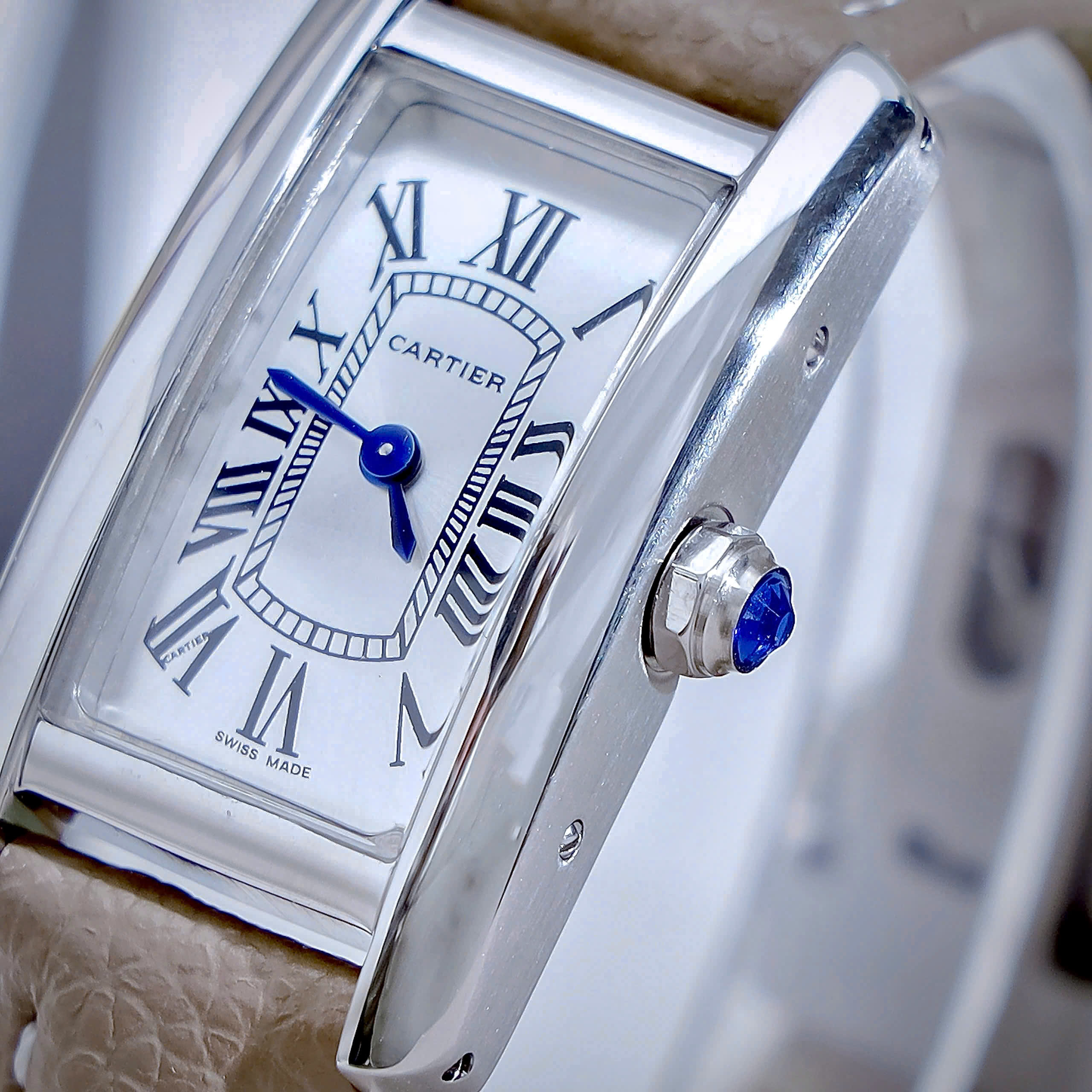 Đồng hồ Cartier Tank Américaine dây da mặt chữ nhật super fake 34mmx20mm (4) Đồng hồ Cartier Tank Américaine dây da mặt chữ nhật super fake 34mmx20mm