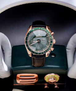 Đồng hồ Omega Speedmaster nam mặt xanh green fake cao cấp 43mm