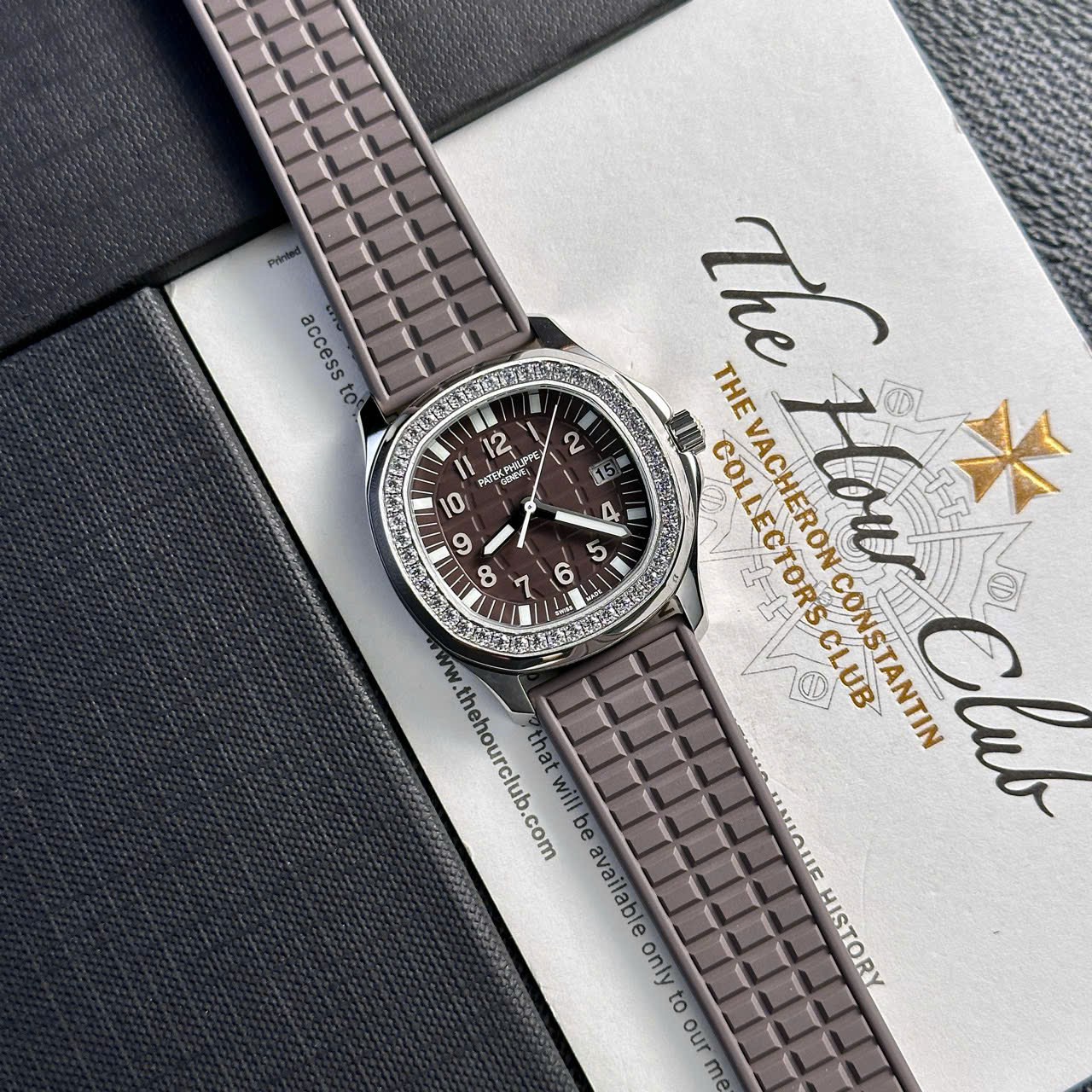 Đồng hồ Patek Philippe nữ đính đá dây cao su Replica cao cấp nhà máy PPF 35,6mm (7) Đồng hồ Patek Philippe nữ đính đá dây cao su Replica cao cấp nhà máy PPF 35,6mm