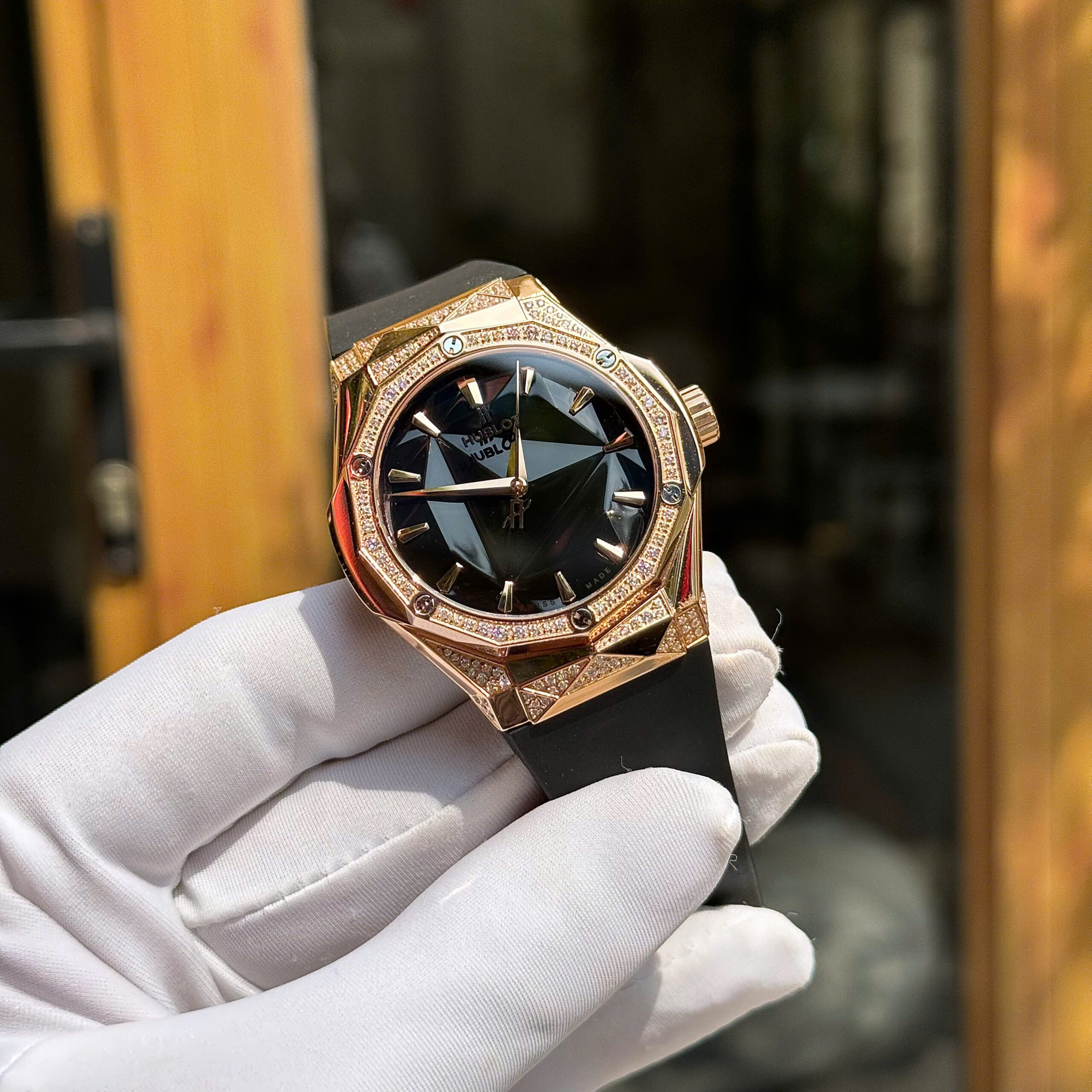 Đồng hồ Hublot Rep 1 1 Classic Fusion Orlinski King Gold Demi Pave đính đá nhà máy HB (1)