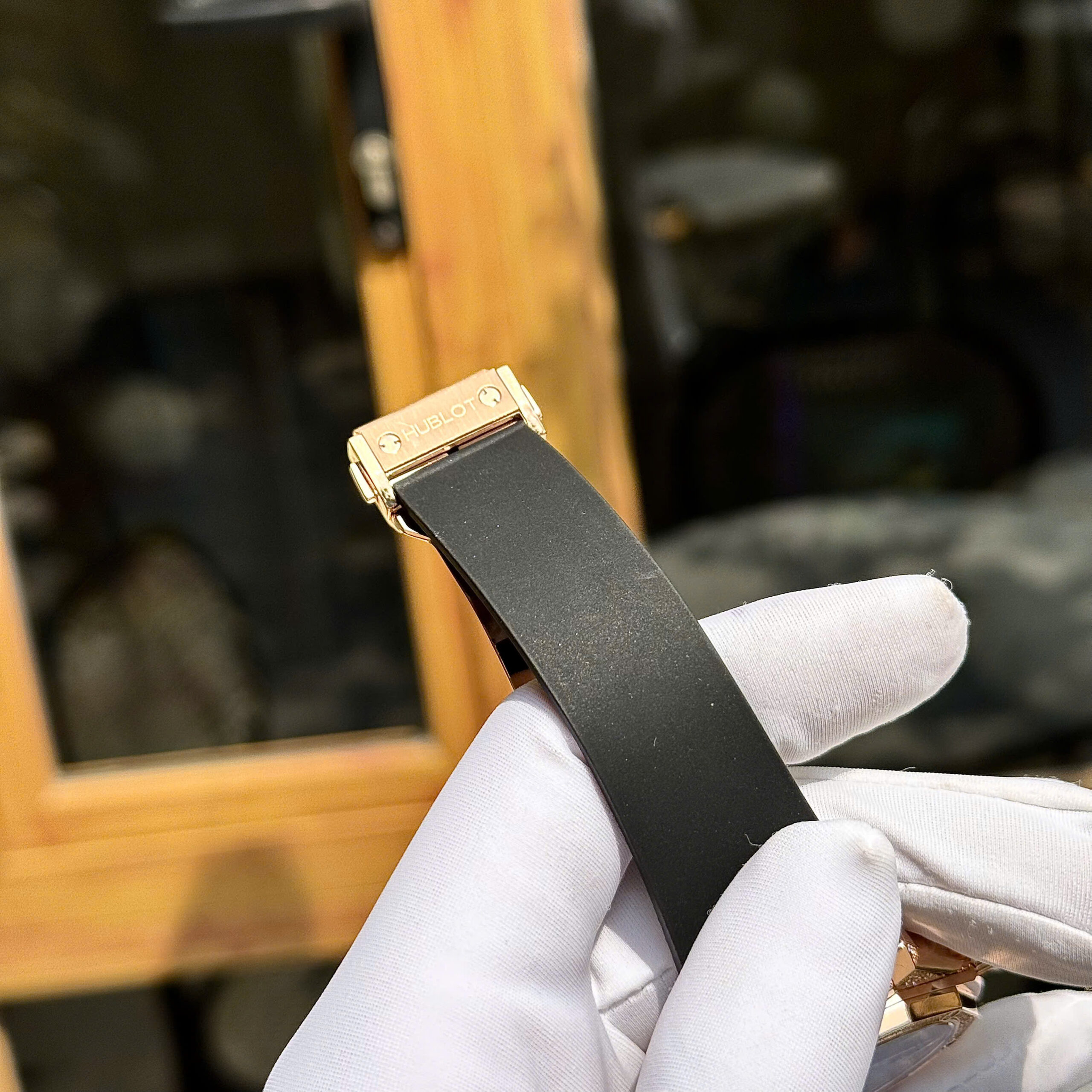 Đồng hồ Hublot Rep 1 1 Classic Fusion Orlinski King Gold Demi Pave đính đá nhà máy HB (2)