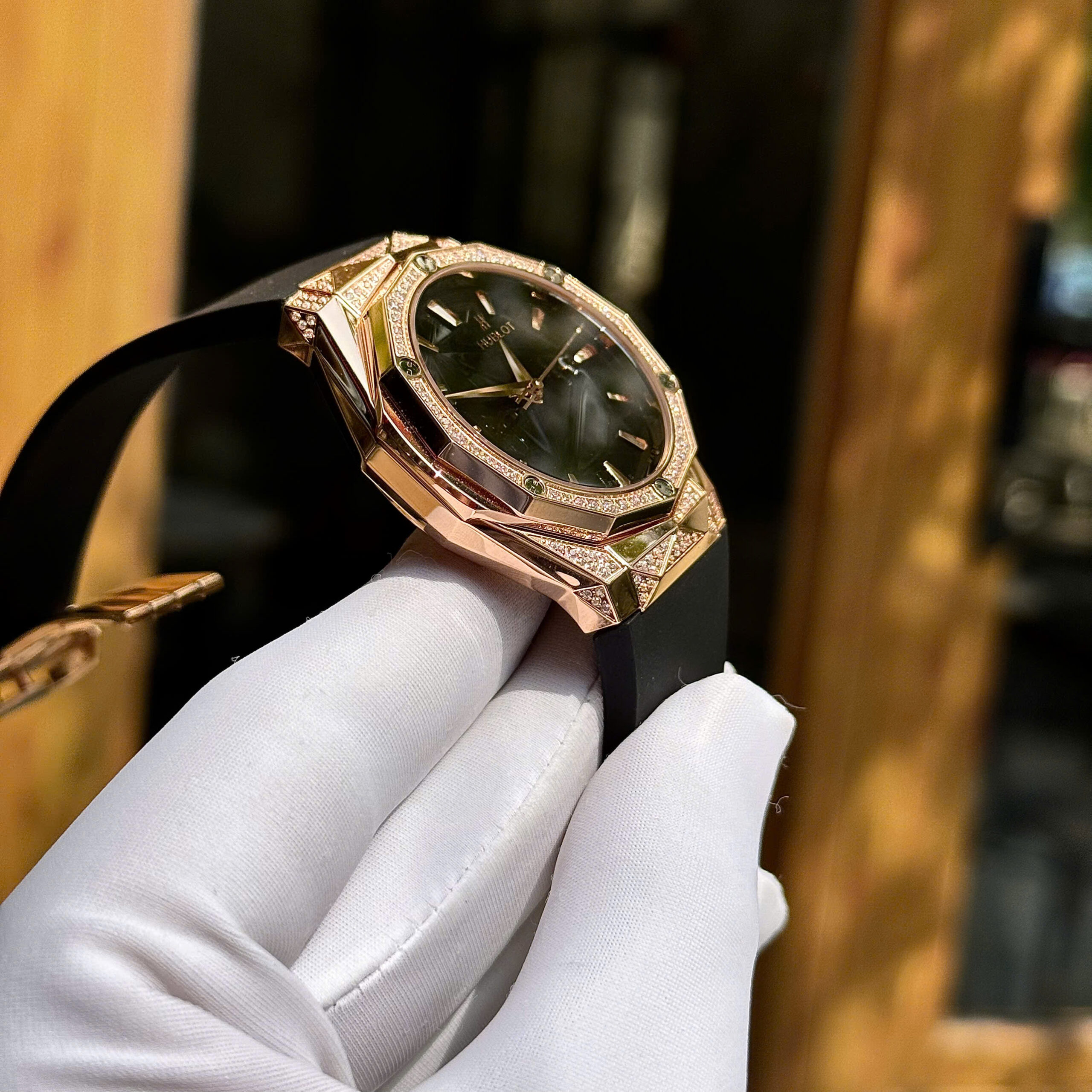 Đồng hồ Hublot Rep 1 1 Classic Fusion Orlinski King Gold Demi Pave đính đá nhà máy HB (8)