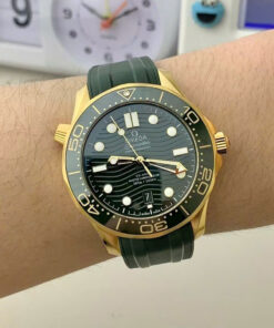 Đồng hồ Omega Seamaster Diver 300M Rep 11 dây cao su màu xanh lá xưởng VS 42mm (1)