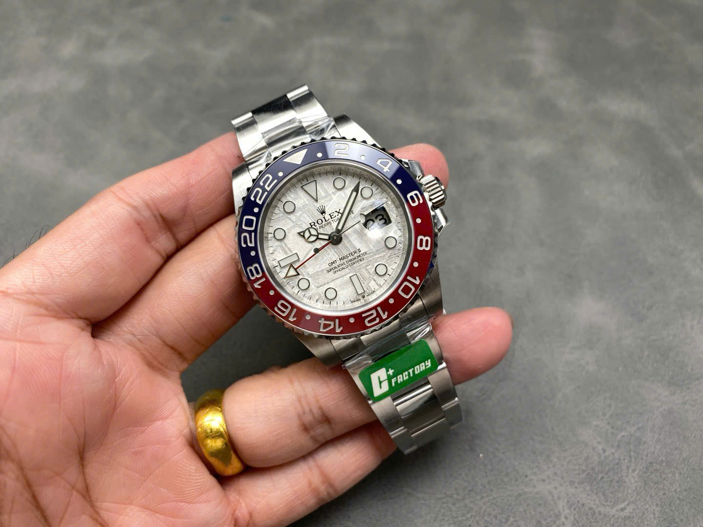 Đồng hồ Rolex 126719BLRO GMT Master 2 Pepsi mặt số thiên thạch nhà máy C+ 40mm (2) Đồng hồ Rolex 126719BLRO GMT Master 2 Pepsi mặt số thiên thạch nhà máy C+ 40mm (2)