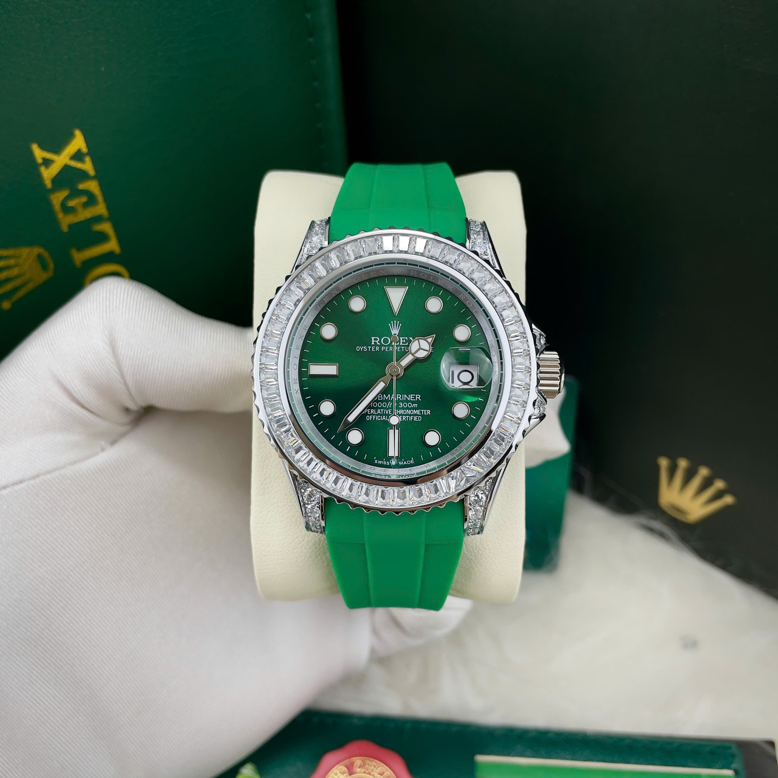 Đồng hồ Rolex Submariner nam niềng đá dây cao su xanh lá Fake cao cấp 40mm (1) Đồng hồ Rolex Submariner nam niềng đá dây cao su xanh lá Fake cao cấp 40mm
