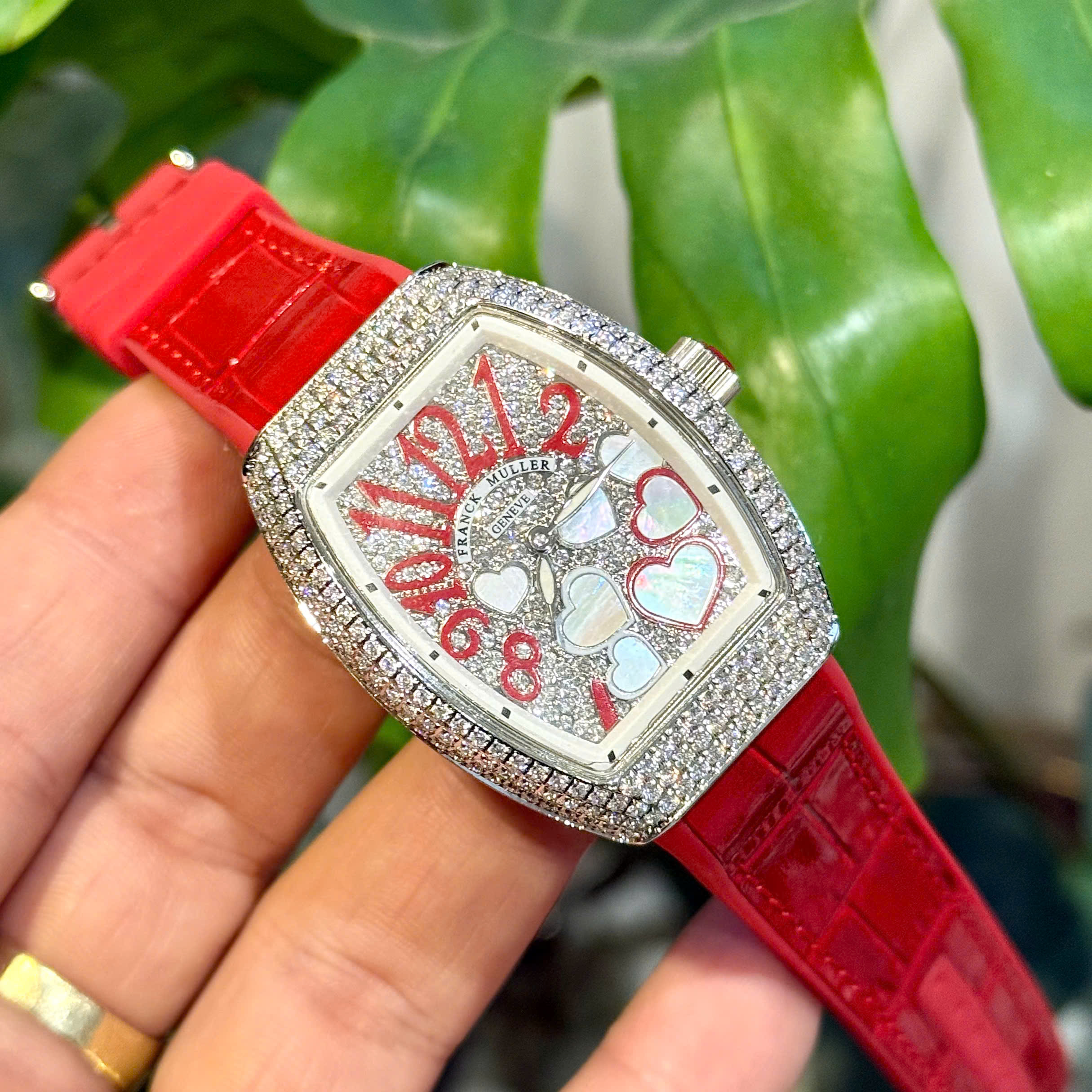 Đồng hồ Franck Muller V32 nữ full đá mặt trái tim fake 11 36mm (5) Đồng hồ Franck Muller V32 nữ full đá mặt trái tim fake 11 36mm
