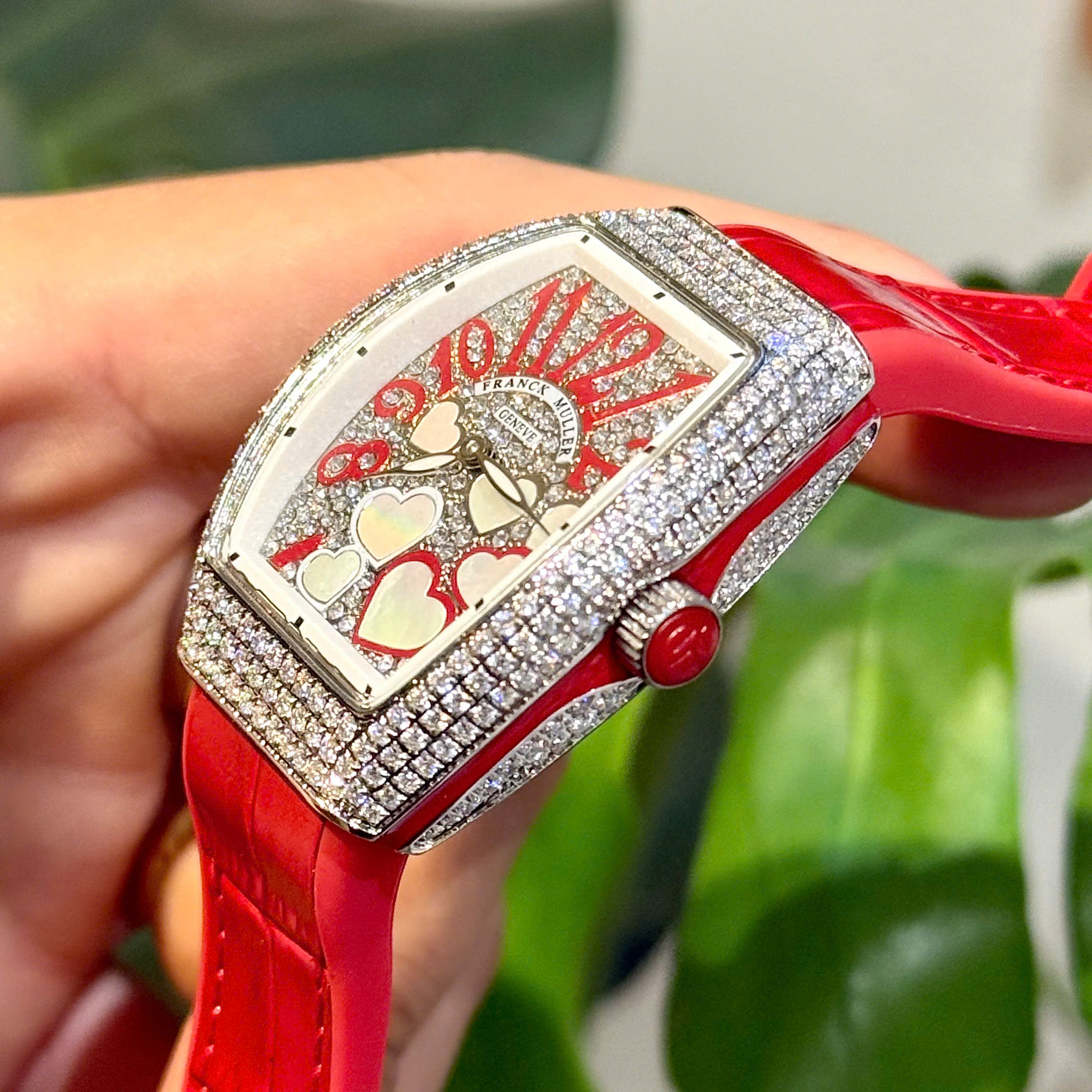 Đồng hồ Franck Muller V32 nữ full đá mặt trái tim fake 11 36mm (8) Đồng hồ Franck Muller V32 nữ full đá mặt trái tim fake 11 36mm