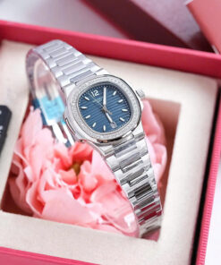 Đồng hồ Patek Philippe Nautilus 7118 nữ xanh blue đính đá fake cao cấp 33mm