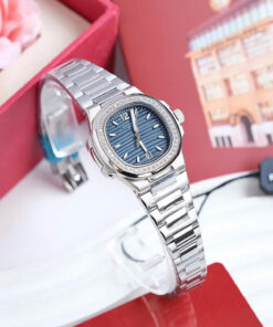 Đồng hồ Patek Philippe Nautilus 7118 nữ xanh blue đính đá fake cao cấp 33mm