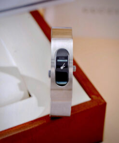 Đồng hồ Gucci like nữ dây kim loại hình chữ nhật máy Pin cao cấp 16x39mm (2)