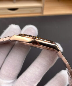 Đồng hồ Rolex Land - Dweller replica 11 cao cấp rose gold cọc số dạ quang 40mm