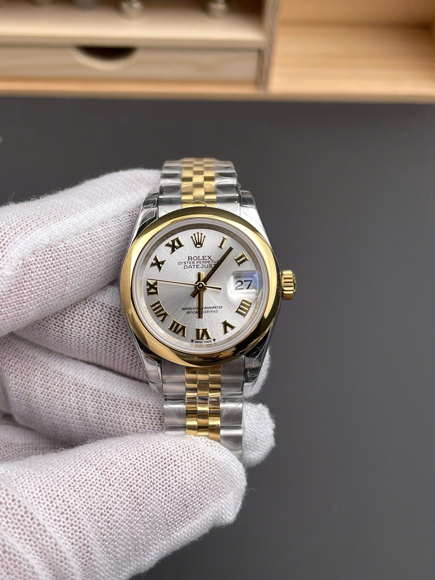 Đồng hồ nữ Rolex Lady-Datejust 279163-0024 máy cơ tự động Thuỵ Sỹ 28mm (8) Đồng hồ nữ Rolex Lady-Datejust 279163-0024 máy cơ tự động Thuỵ Sỹ 28mm (9)