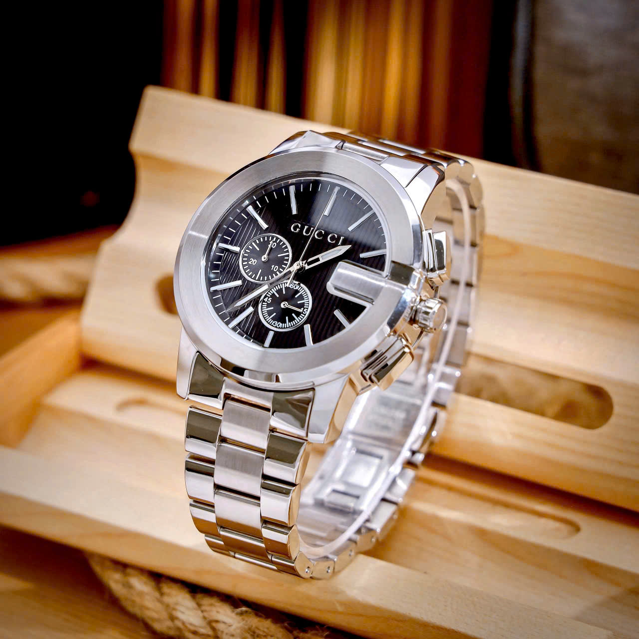 Đồng Hồ Gucci Chronograph Like Auth Dây Kim Loại Mặt Số Đen Máy Pin Nam 44mm (3) Đồng Hồ Gucci Chronograph Like Auth Dây Kim Loại Mặt Số Đen Máy Pin Nam 44mm (8)