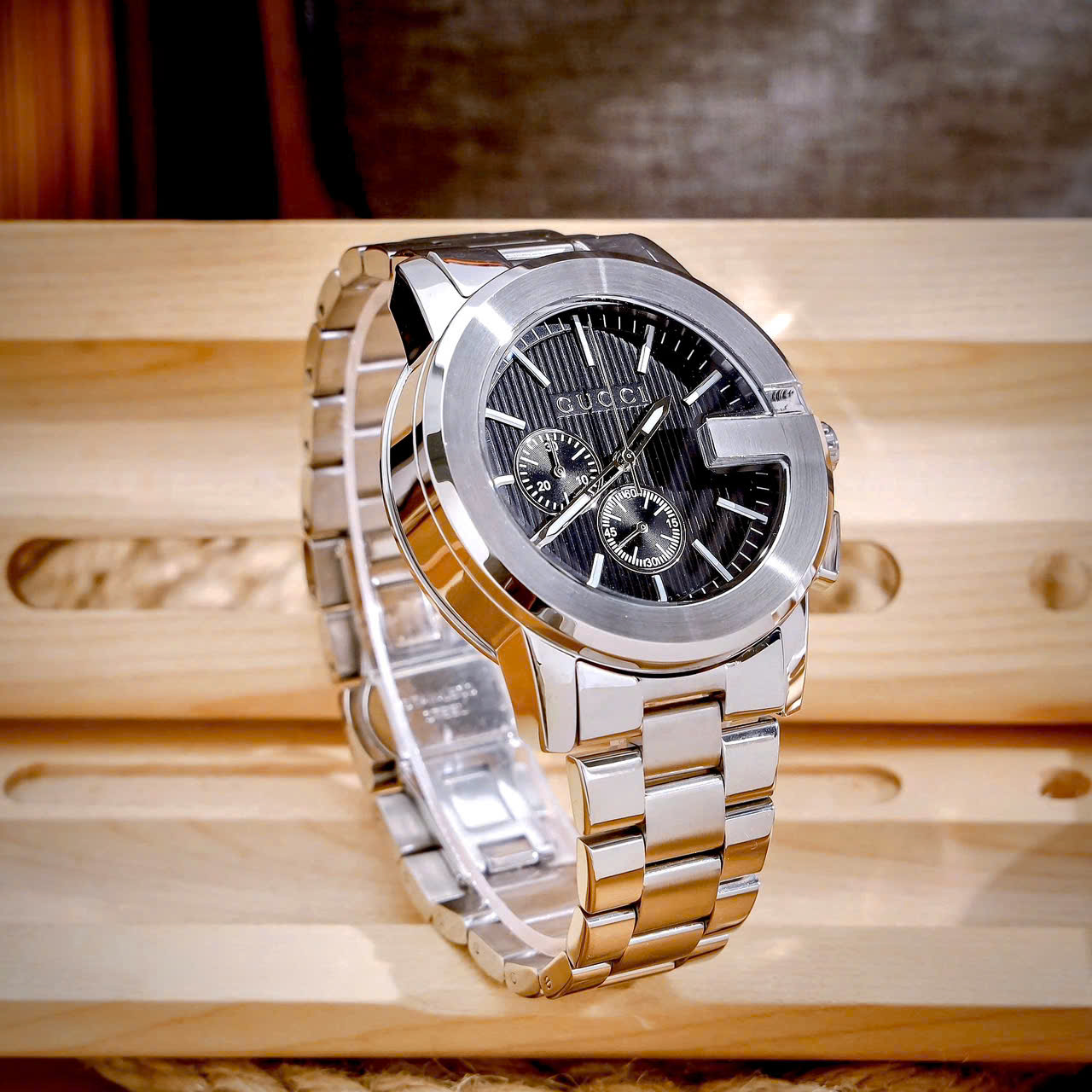 Đồng Hồ Gucci Chronograph Like Auth Dây Kim Loại Mặt Số Đen Máy Pin Nam 44mm (4) Đồng Hồ Gucci Chronograph Like Auth Dây Kim Loại Mặt Số Đen Máy Pin Nam 44mm (8)