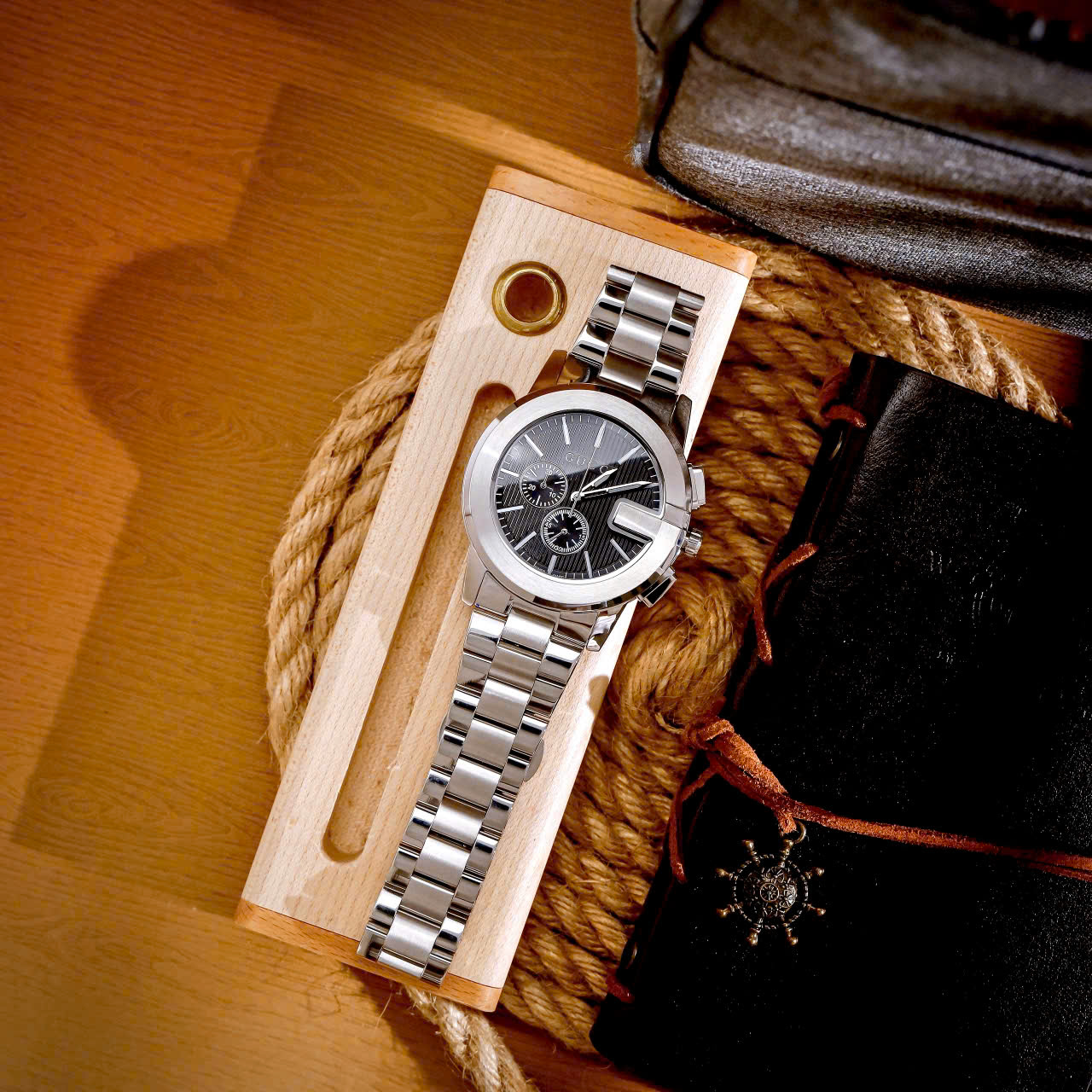 Đồng Hồ Gucci Chronograph Like Auth Dây Kim Loại Mặt Số Đen Máy Pin Nam 44mm (6) Đồng Hồ Gucci Chronograph Like Auth Dây Kim Loại Mặt Số Đen Máy Pin Nam 44mm (8)