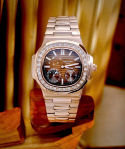 Đồng Hồ Patek Philippe Fake Cao Cấp Nautilus 5724 Mặt Số Chocolate Máy Cơ Nhật 40mm (1)