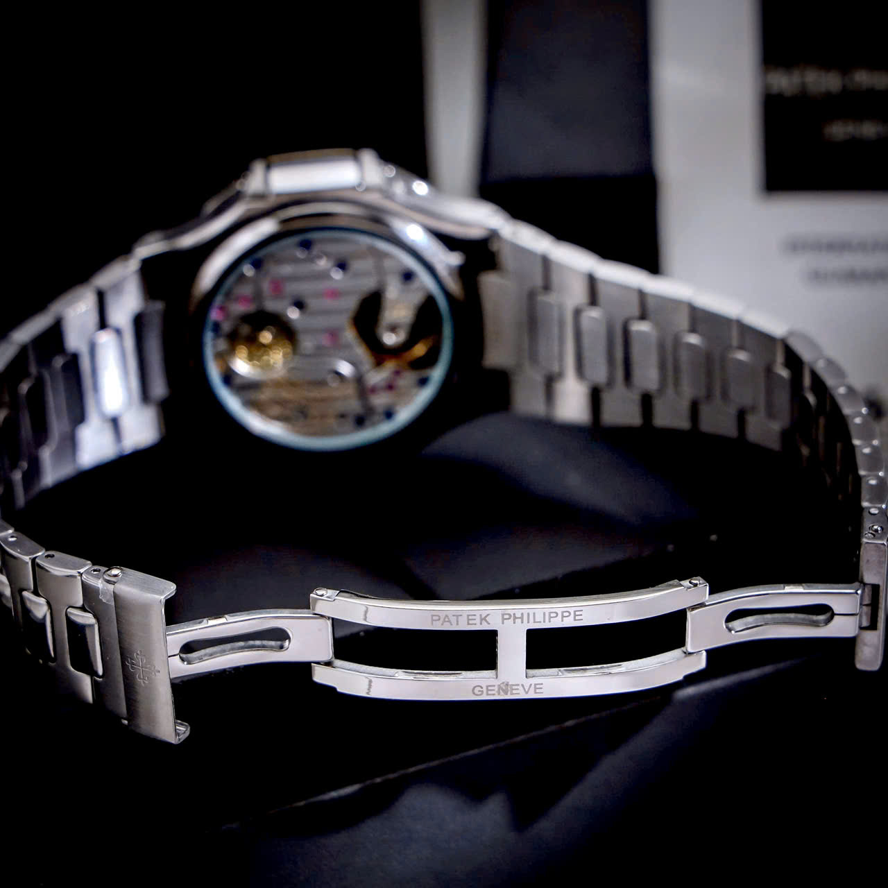 Đồng Hồ Patek Philippe Fake Cao Cấp Nautilus 5724 Mặt Xanh Blue Máy Cơ Nhật 40mm (5)