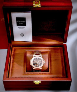 Đồng hồ Patek Philippe Fake cao cấp Nautilus 5712 mặt số chocolate máy cơ nhật 40mm