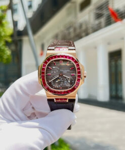 Đồng hồ Patek Philippe Nautilus 5724 Replica 11 bọc vàng thật 18K + đính ruby baguette đỏ 40mm (2)