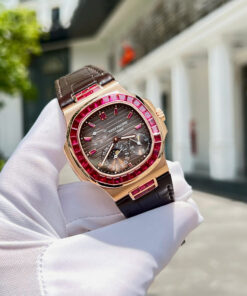 Đồng hồ Patek Philippe Nautilus 5724 Replica 11 bọc vàng thật 18K + đính ruby baguette đỏ 40mm (2)