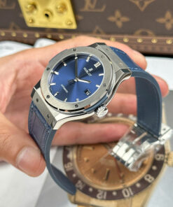 Đồng hồ Hublot Rep cao cấp Classic Fusion Titanium mặt xanh dương máy cơ Thụy Sỹ xưởng JJZ 42mm (2)