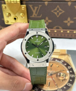Đồng hồ Hublot Replica 11 Classic Fusion Titanium mặt xanh lá cây máy cơ Thụy Sỹ xưởng JJZ 42mm (2)
