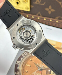 Đồng hồ Hublot Replica cao cấp Classic Fusion Titanium mặt đen máy cơ Thụy Sỹ xưởng JJZ 42mm (2)