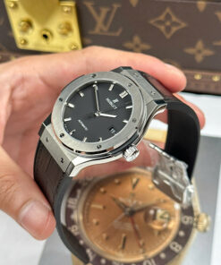 Đồng hồ Hublot Replica cao cấp Classic Fusion Titanium mặt đen máy cơ Thụy Sỹ xưởng JJZ 42mm (2)