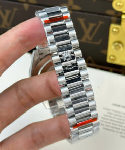 Đồng hồ Rolex Day-Date Replica 1 1 mặt xanh lá cây cọc số la mã nặng 186 gram xưởng QF 40mm (2)