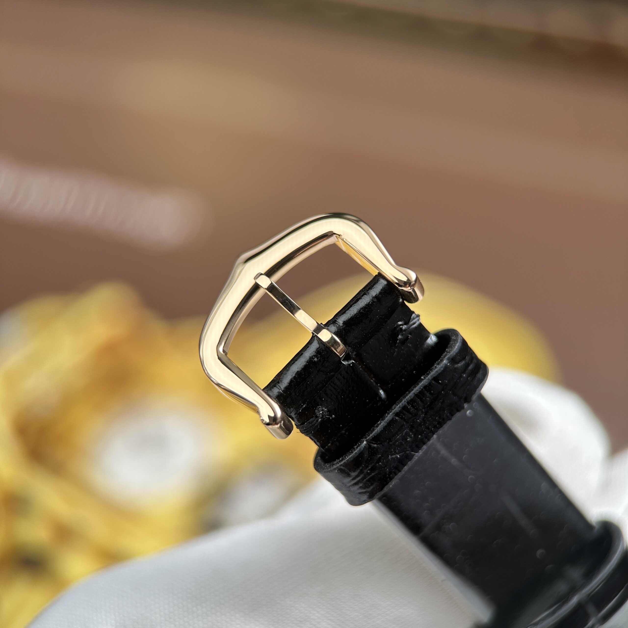 Đồng hồ Cartier Ballon Blanc Rep 11 nữ mạ vàng hồng viền đính đá xưởng AF 30mm (3) Đồng hồ Cartier Ballon Blanc Rep 11 nữ mạ vàng hồng viền đính đá xưởng AF 30mm (2)