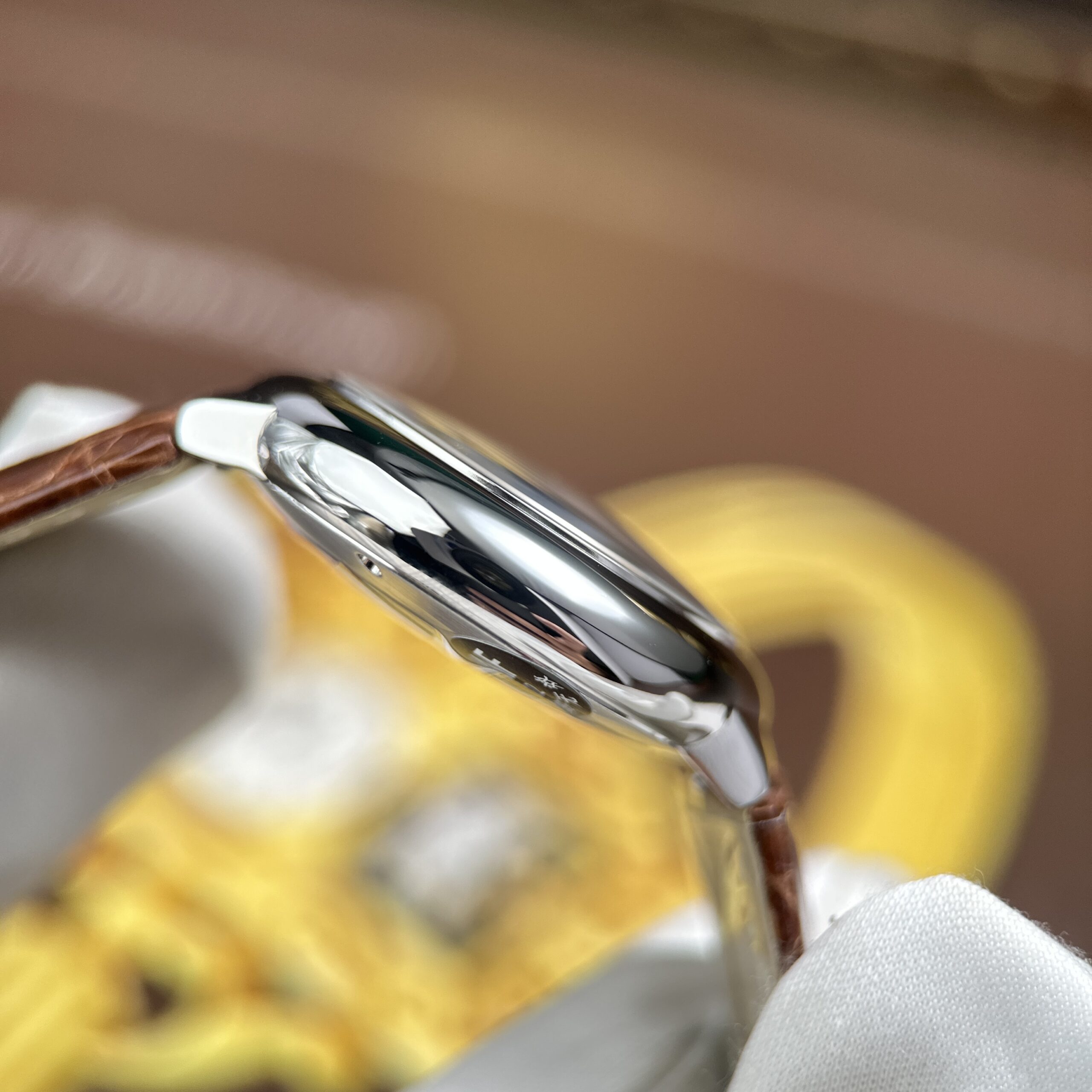 Đồng hồ Cartier Ballon Bleu Replica 11 dây da nâu máy cơ tự động xưởng AF 33mm (5) Đồng hồ Cartier Ballon Bleu Replica 11 dây da nâu máy cơ tự động xưởng AF 33mm (2)