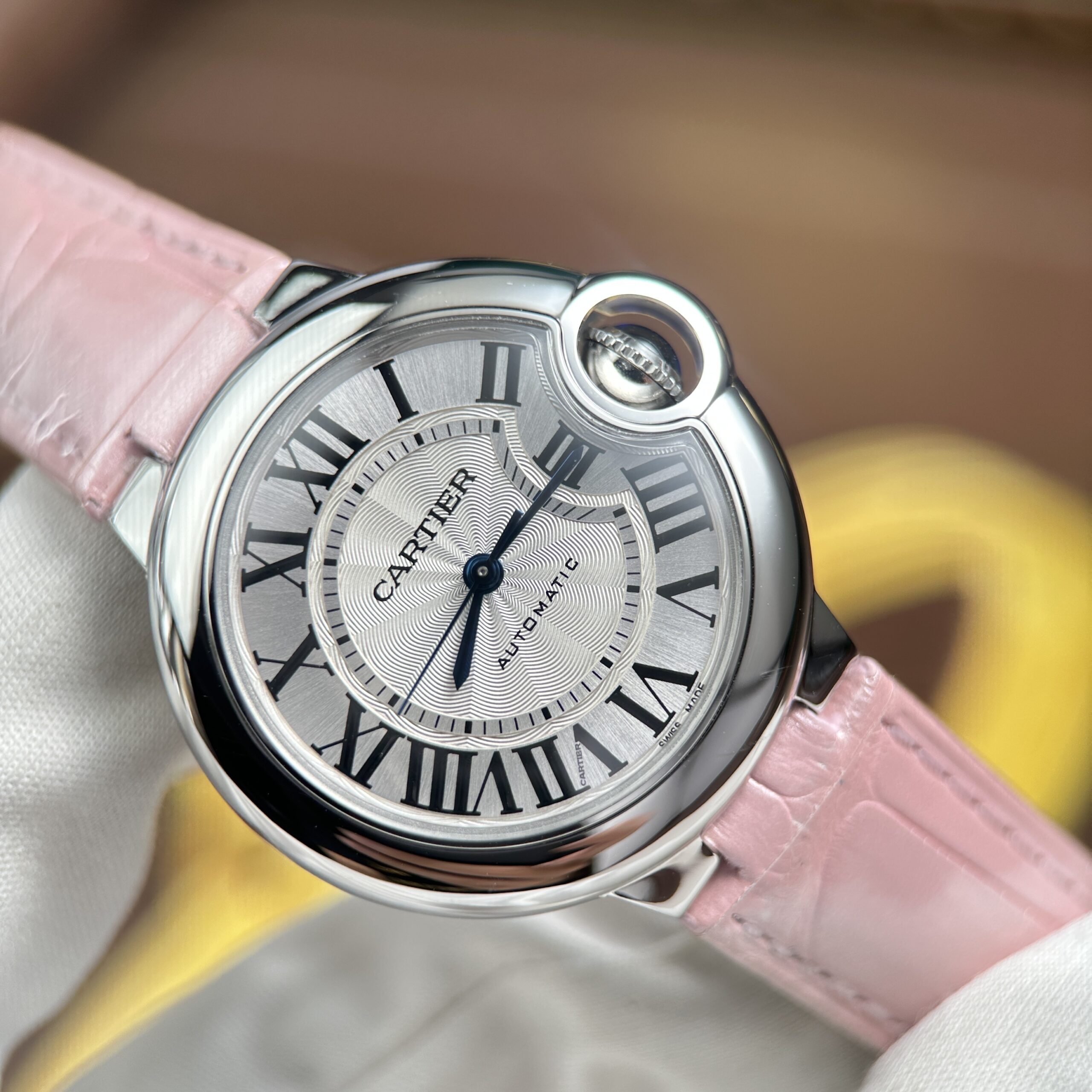 Đồng hồ Cartier Ballon Bleu Replica 11 màu hồng máy cơ tự động xưởng AF 33mm (7) Đồng hồ Cartier Ballon Bleu Replica 11 màu hồng máy cơ tự động xưởng AF 33mm (2)