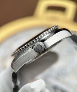 Đồng hồ Omega Replica 11 Seamaster Planet Ocean 600M mặt đen dây kim loại xưởng VS 39 (2)