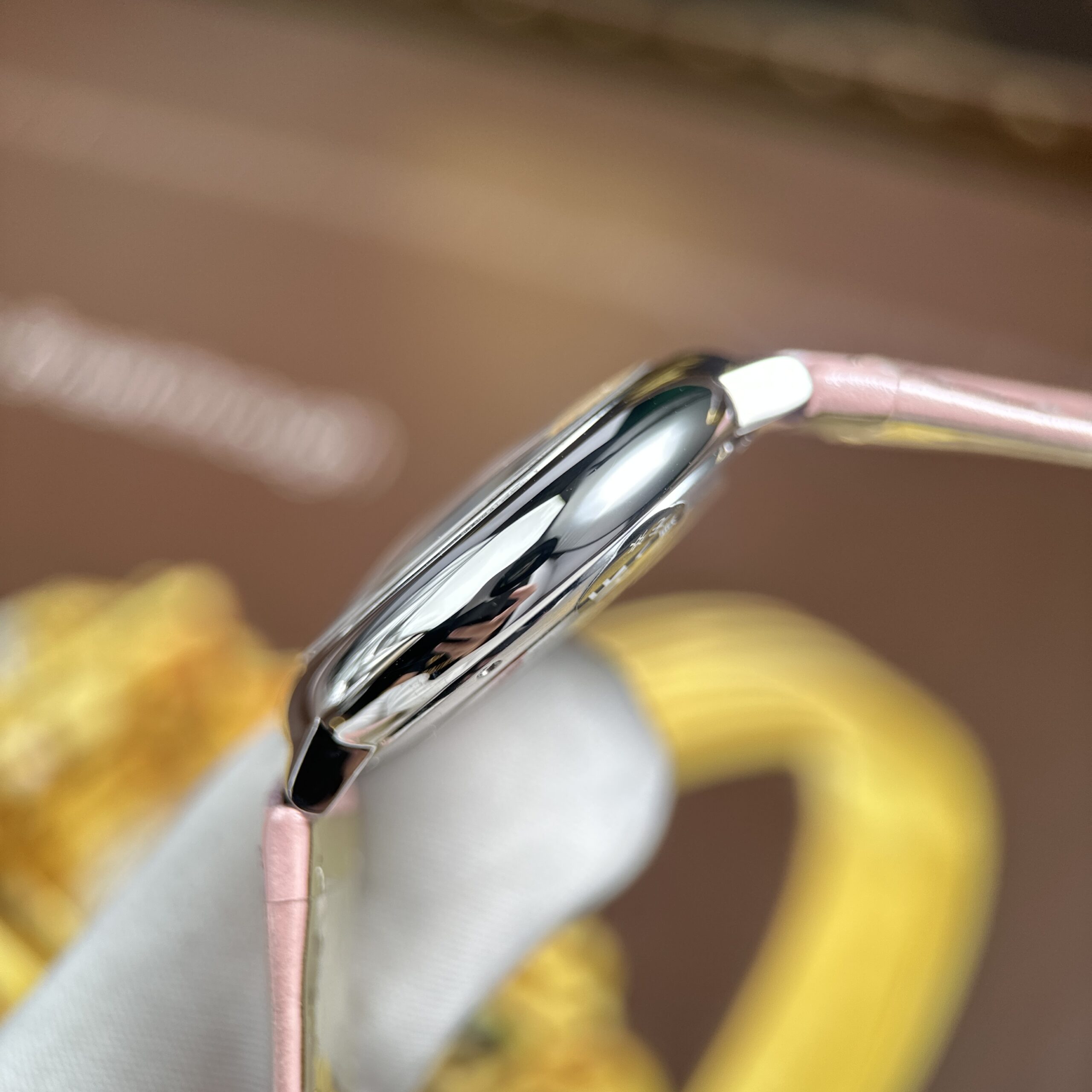 Đồng hồ nữ Cartier Ballon Bleu Replica 11 màu hồng máy pin nhà máy AF 33mm (3) Đồng hồ nữ Cartier Ballon Bleu Replica 11 màu hồng máy pin nhà máy AF 33mm (2)