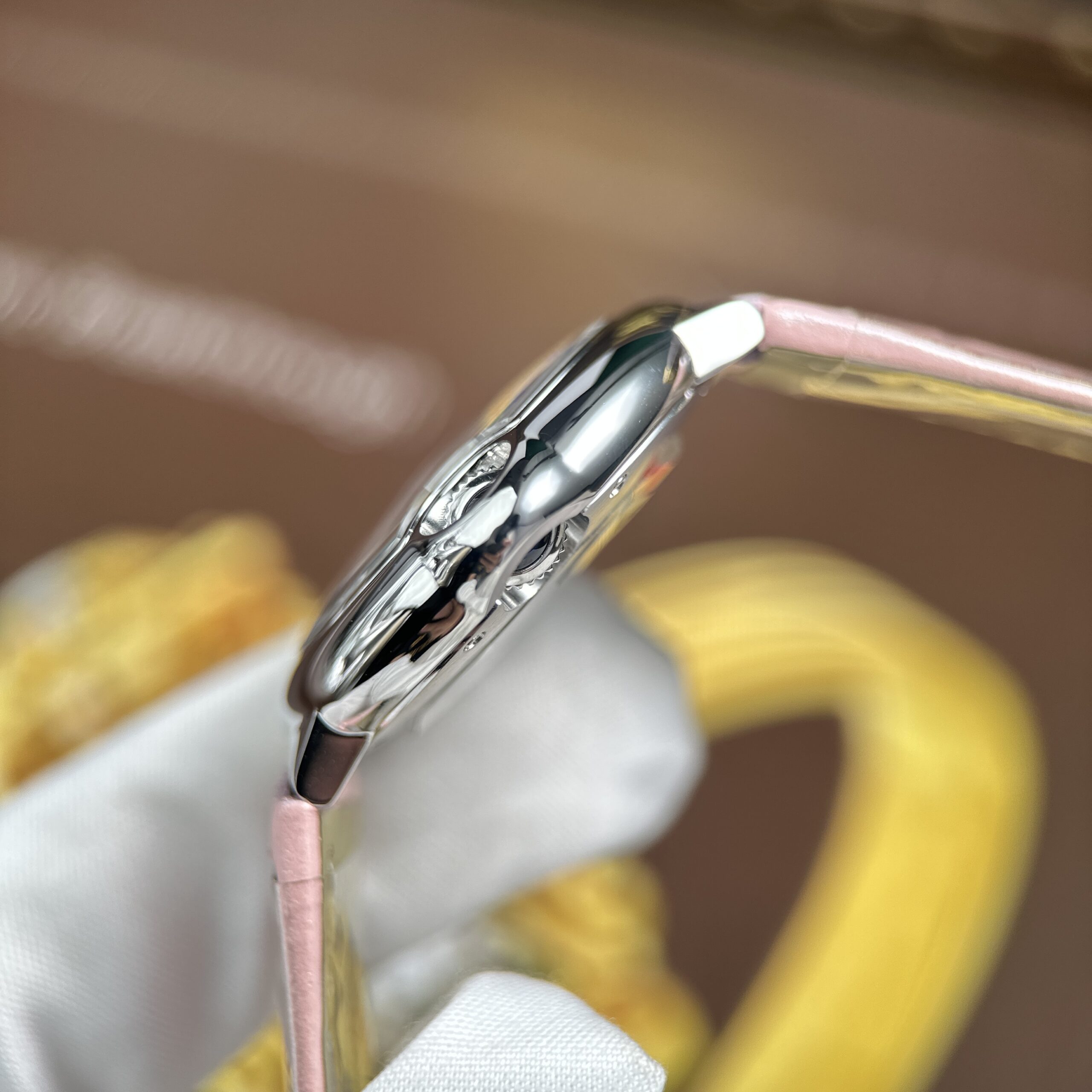 Đồng hồ nữ Cartier Ballon Bleu Replica 11 màu hồng máy pin nhà máy AF 33mm (4) Đồng hồ nữ Cartier Ballon Bleu Replica 11 màu hồng máy pin nhà máy AF 33mm (2)