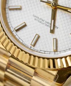 Đồng hồ Rolex Day-Date chế tác bọc vàng thật mặt trắng hoạ tiết ô vuông 40mm (2)
