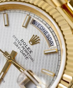 Đồng hồ Rolex Day-Date chế tác bọc vàng thật mặt trắng hoạ tiết ô vuông 40mm (2)