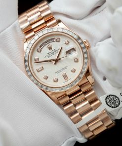 Đồng hồ Rolex Day-Date mặt thiên thạch chế tác bọc vàng thật viền đính moissanite baguette 36mm (2)