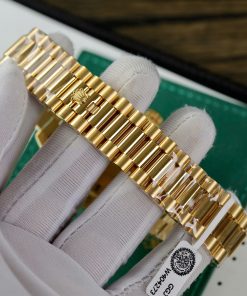 Đồng hồ Rolex Day-Date mặt xanh lá cây chế tác bọc vàng thật viền đính moissanite HongKong 40mm (2)