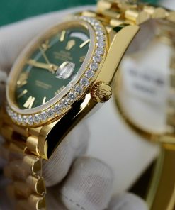 Đồng hồ Rolex Day-Date mặt xanh lá cây chế tác bọc vàng thật viền đính moissanite HongKong 40mm (2)