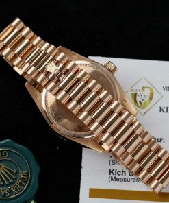 Đồng hồ Rolex DateJust mặt số butterfly chế tác bọc vàng thật viền đính kim cương moissanite 31mm (2)